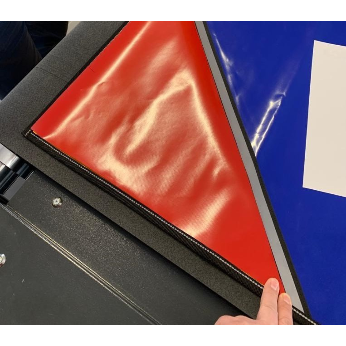 Ponjava za odlaganje orodja